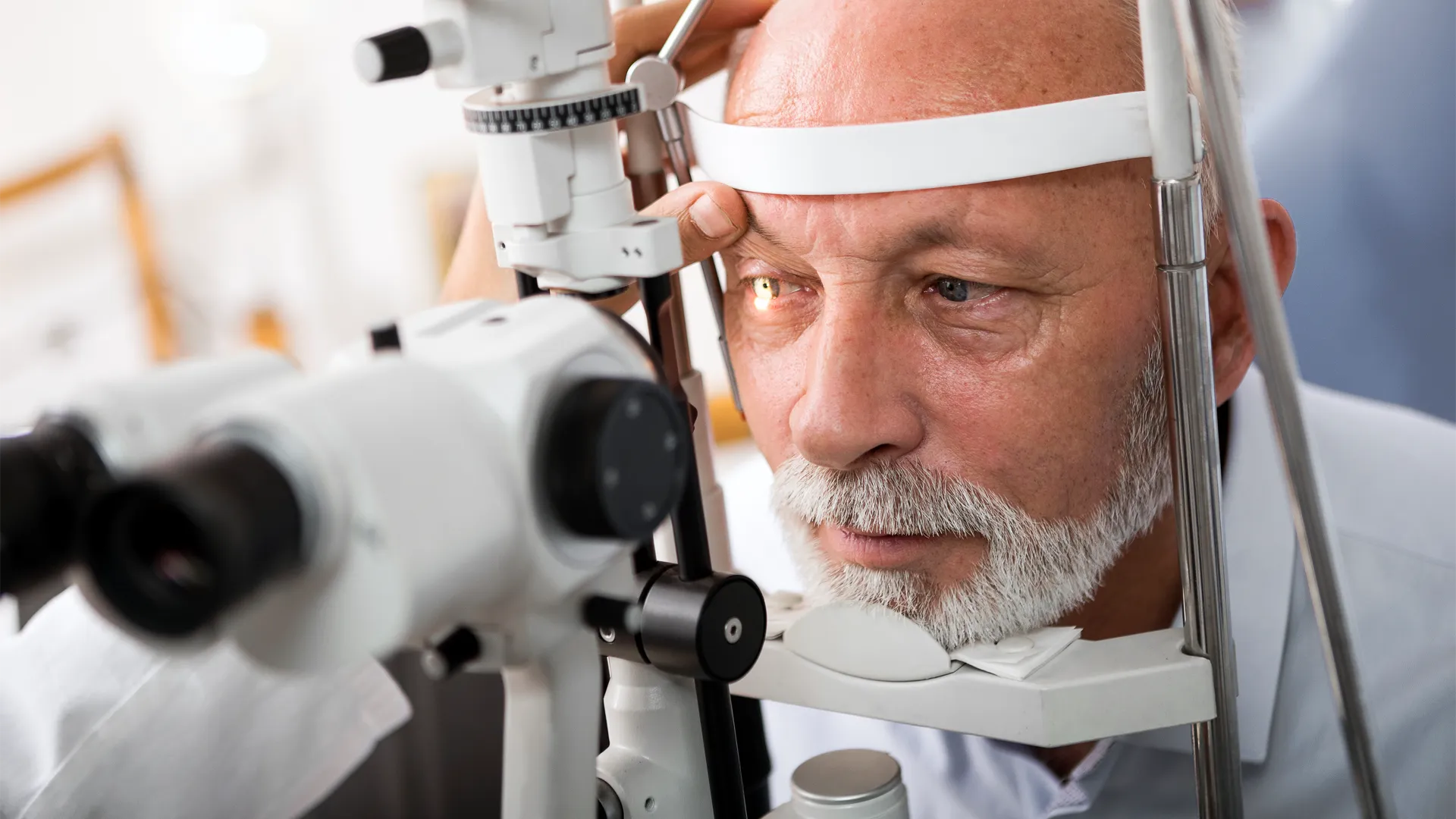 Man receiving a cataract surgery consultation